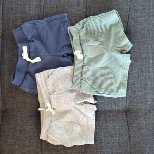 Bundle of Carter's 3-6 month shorts